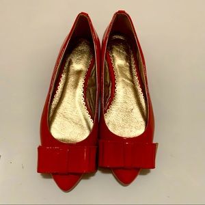 Orange pointy toe voila flats with a bow on top 5.5